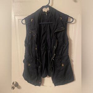 women’s medium sleeveless top